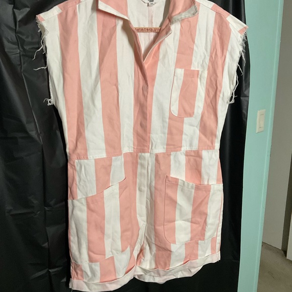 Romper - Picture 2 of 2